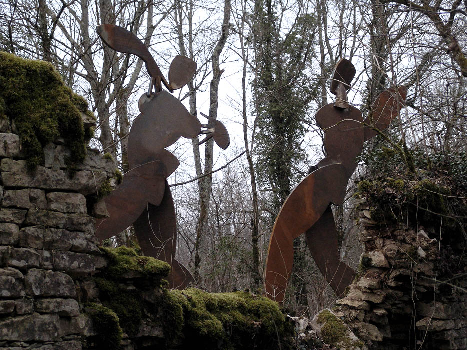 Agnes Keil, buildingprocess `Chumm´ for IleArt-sculpturepark / France
